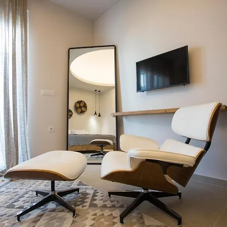 Deluxe Rhodes | Lumina | 3 Bedrooms | Private Veranda And Swiming Pool | וילה