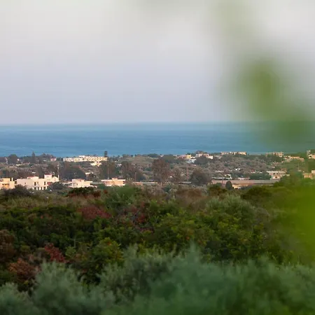 Deluxe Rhodes | Lumina | 3 Bedrooms | Private Veranda And Swiming Pool | וילה