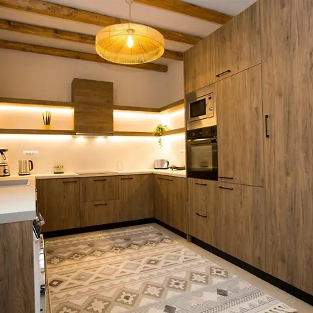 Deluxe Rhodes | Lumina | 3 Bedrooms | Private Veranda And Swiming Pool | וילה